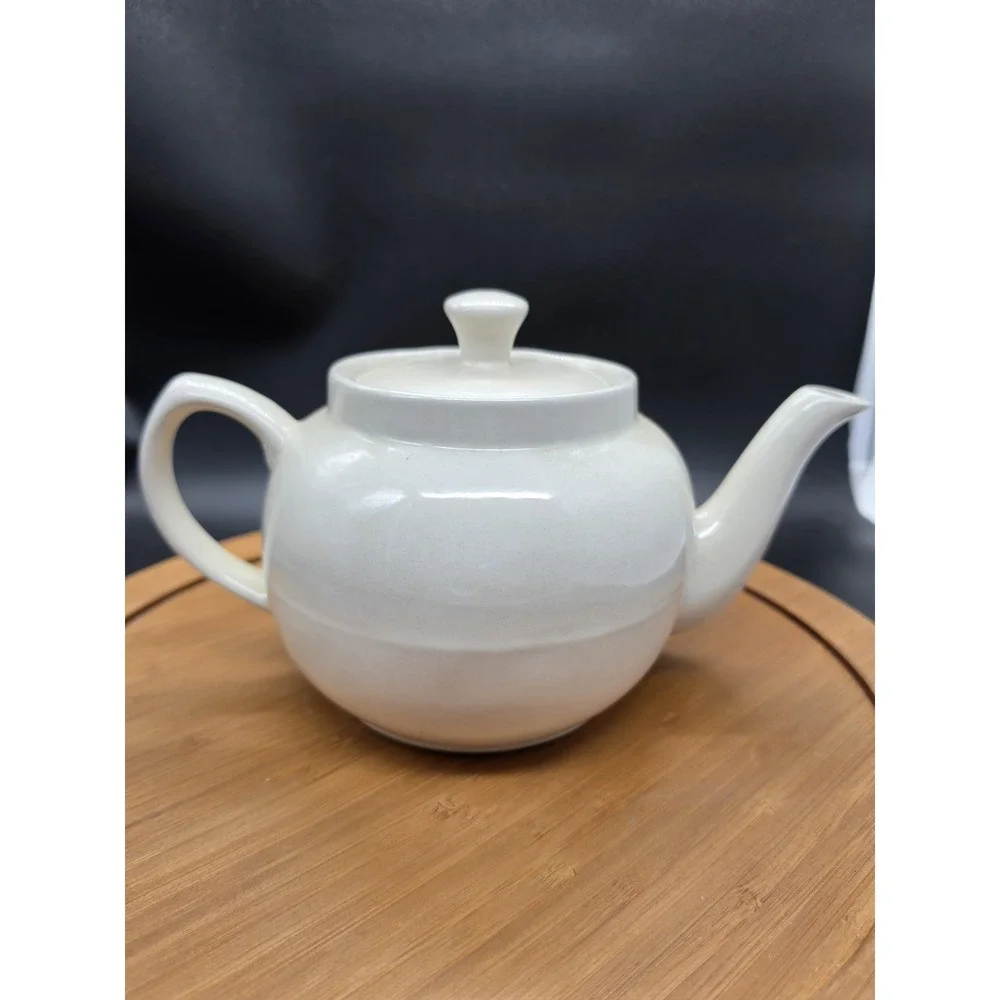 Vintage Hand-Painted Porcelain Teapot –‎ Vibrant Red Cabbage Roses & Peonies
